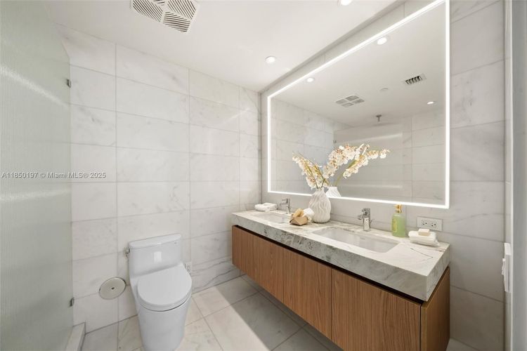 Five Park #807 image #15