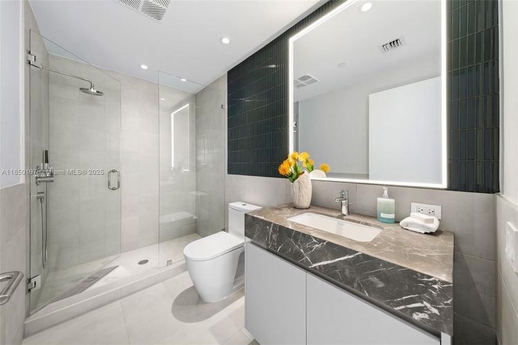 Five Park #807 image #19