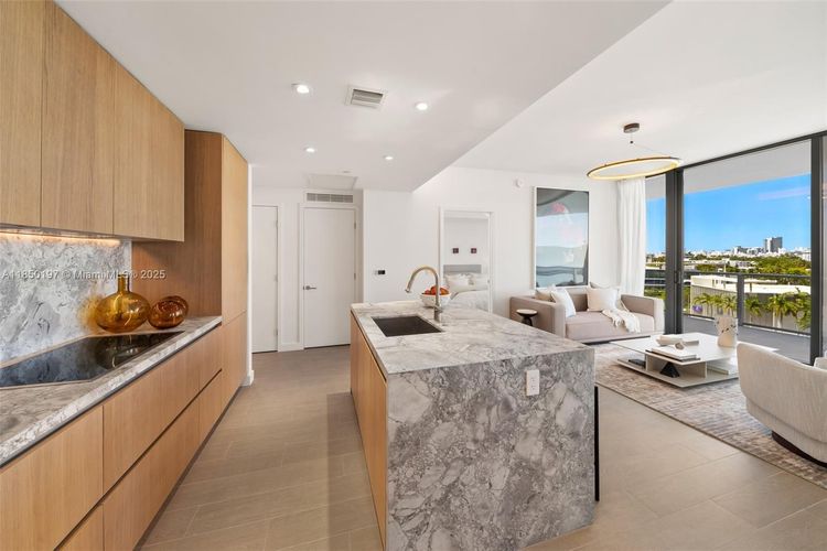 Five Park #807 image #6