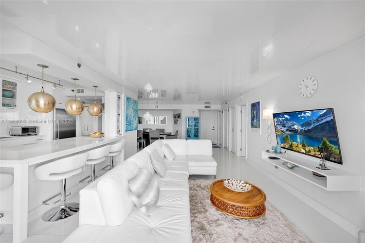 The Summit #1904S image #18