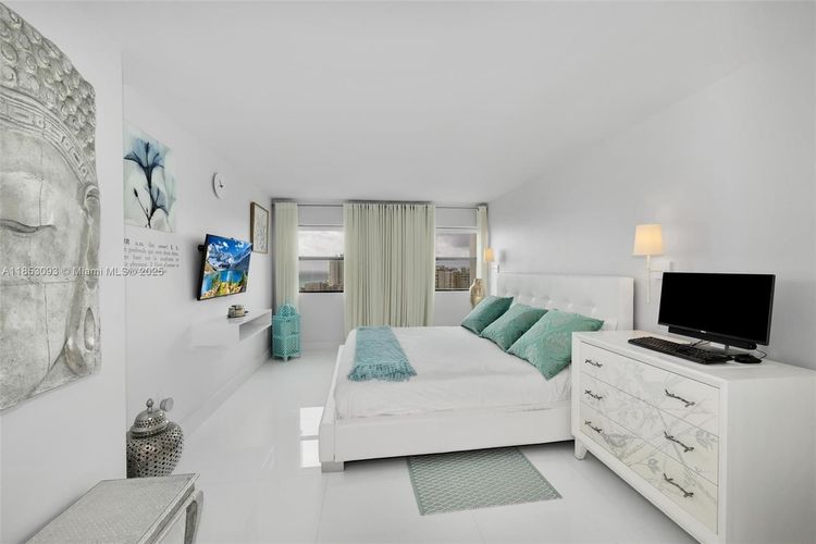 The Summit #1904S image #23