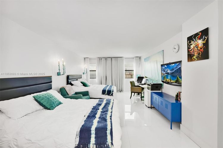 The Summit #1904S image #29