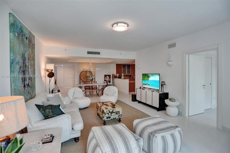 Grovenor House #506 image #16