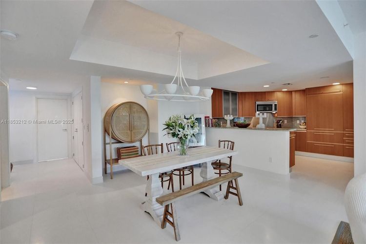 Grovenor House #506 image #17
