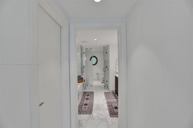 Grovenor House #506 image #28