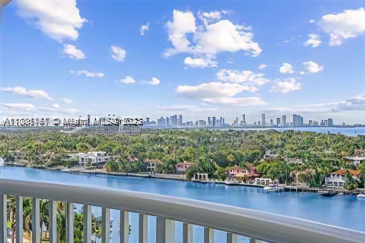 Carriage House #829 image #24