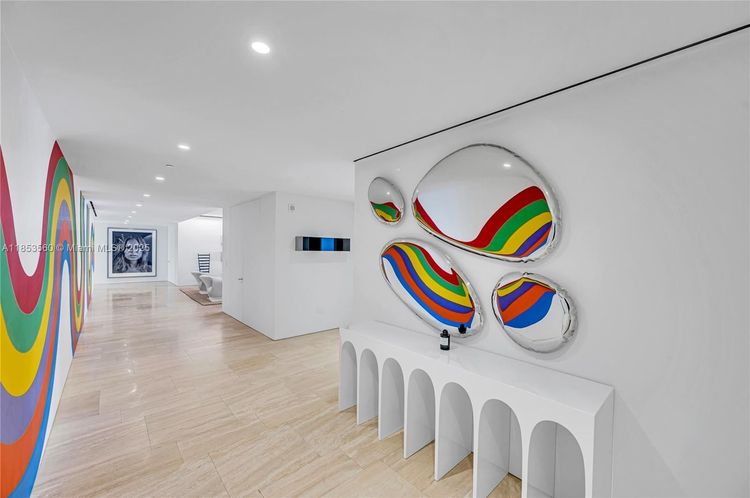 The Surf Club Four Seasons Hotel And Residences #S-1011 image #15