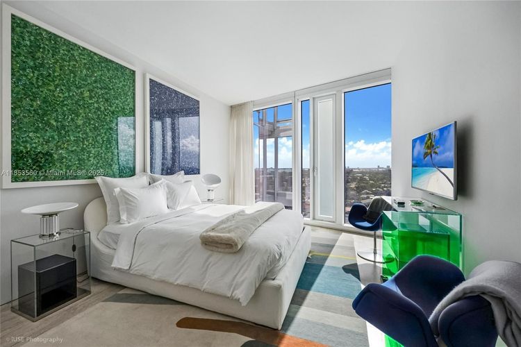 The Surf Club Four Seasons Hotel And Residences #S-1011 image #24