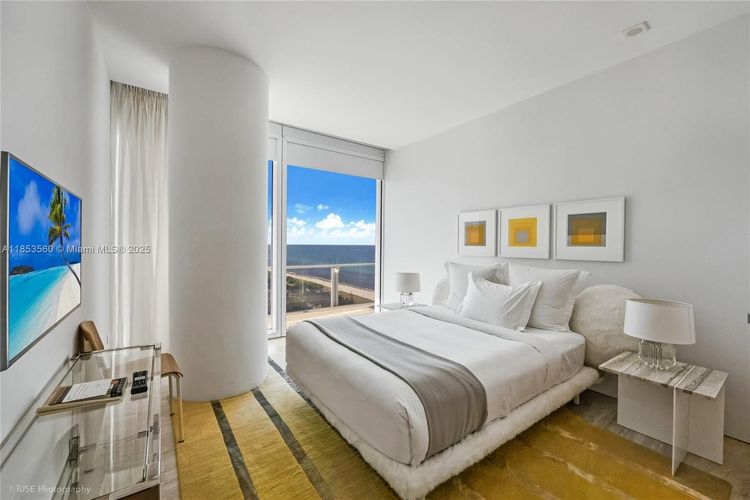 The Surf Club Four Seasons Hotel And Residences #S-1011 image #26