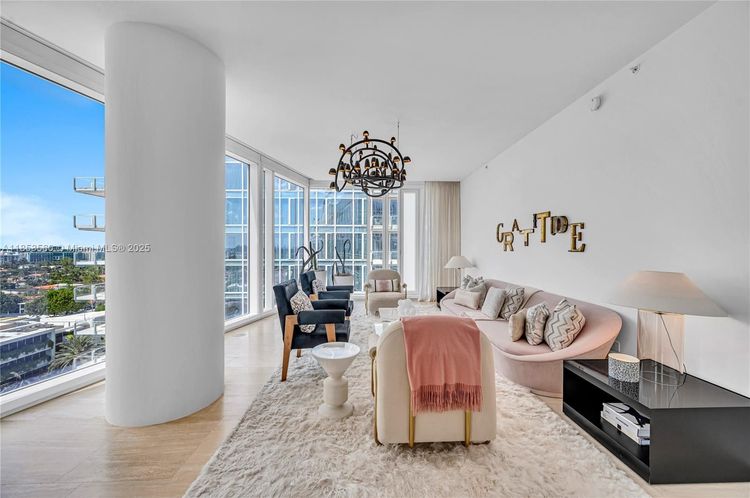 The Surf Club Four Seasons Hotel And Residences #S-1011 image #30