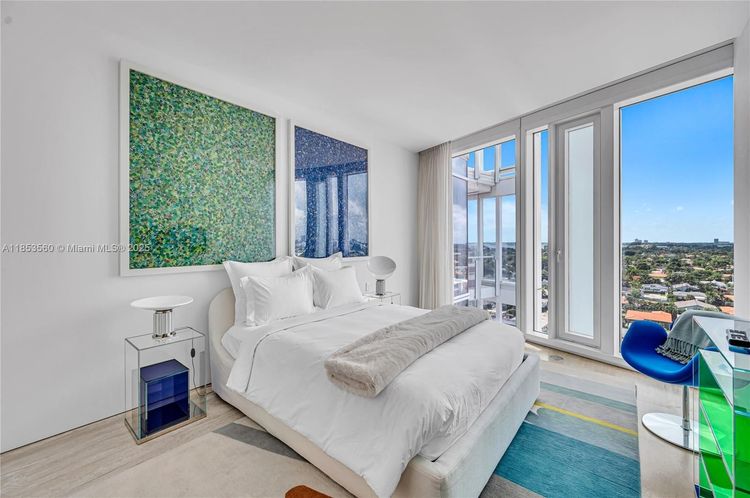 The Surf Club Four Seasons Hotel And Residences #S-1011 image #36