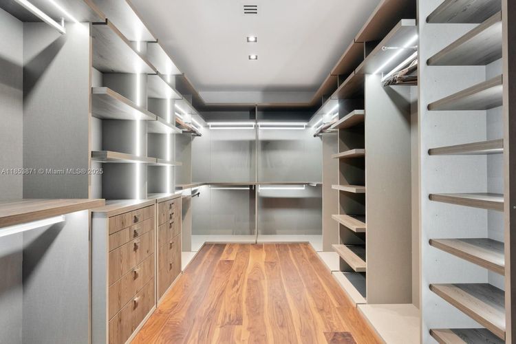 Brickell House #4401 image #37