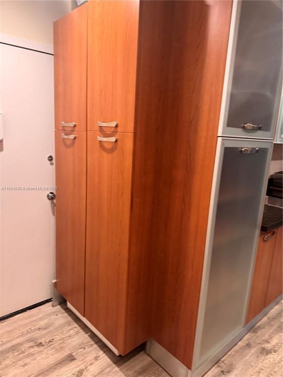 Towers of Key Biscayne #E108 image #23