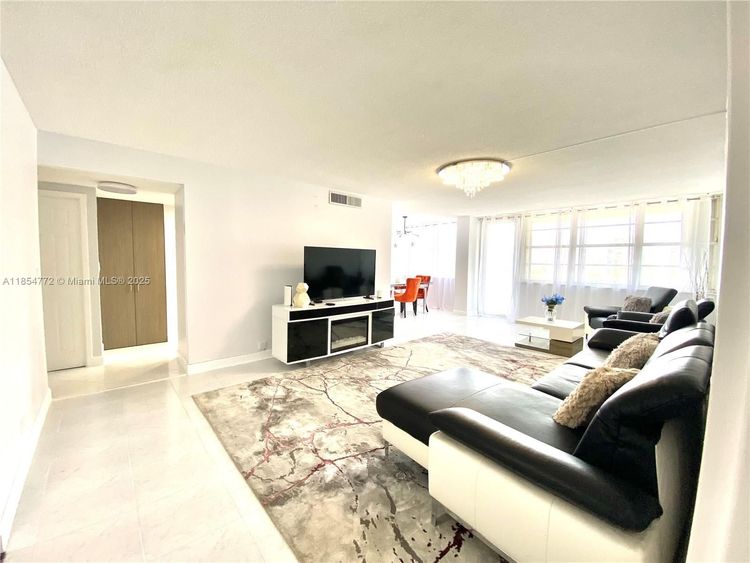 Winston Towers #615 image #11