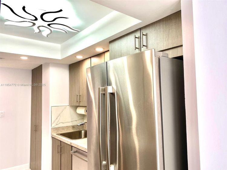 Winston Towers #615 image #19