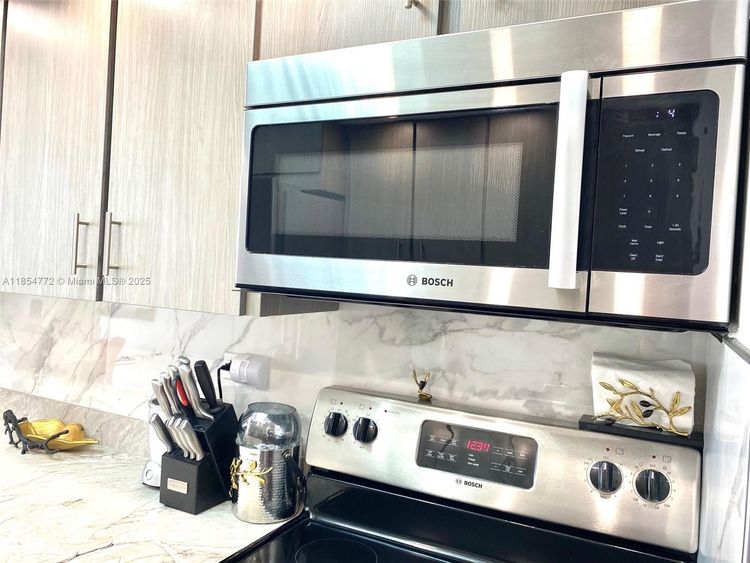 Winston Towers #615 image #21