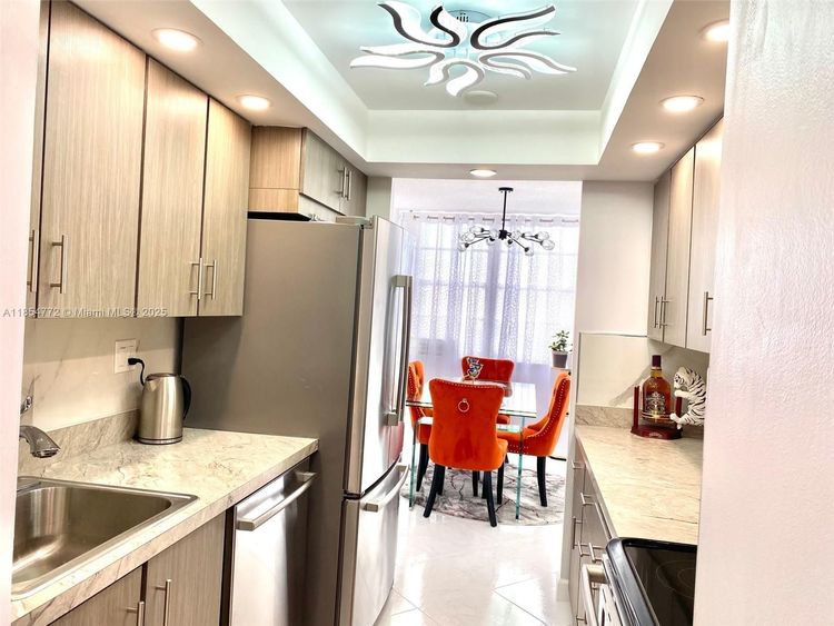 Winston Towers #615 image #22