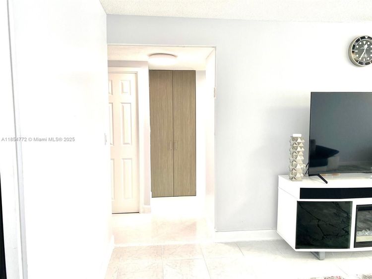 Winston Towers #615 image #23