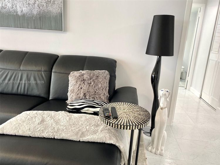 Winston Towers #615 image #27