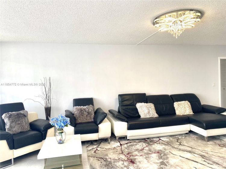 Winston Towers #615 image #6