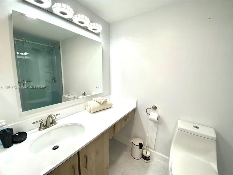 Winston Towers #615 image #9