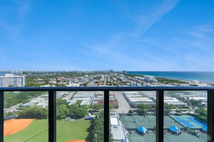 72 Park #2101 image #11