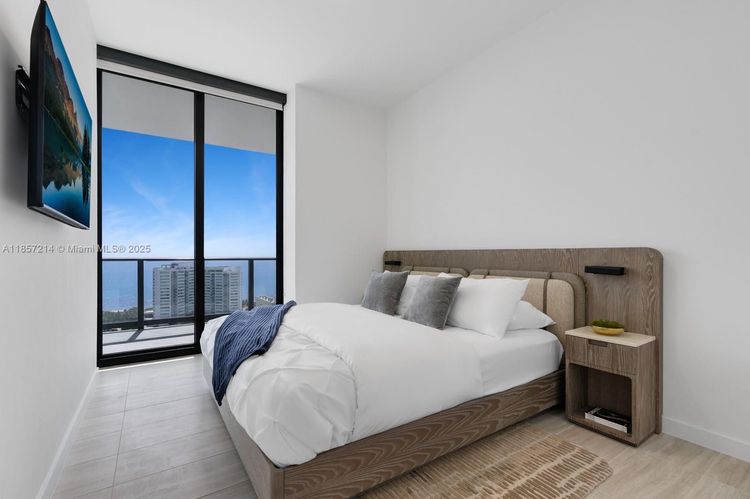 72 Park #2101 image #14