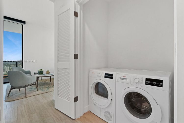 72 Park #2101 image #21