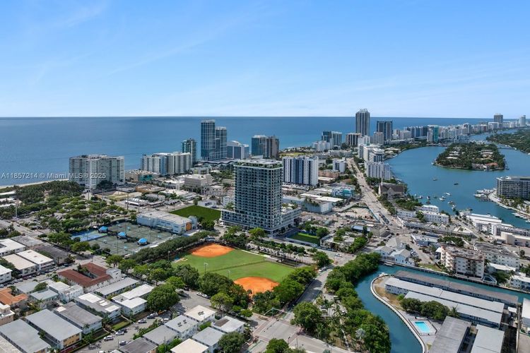 72 Park #2101 image #27