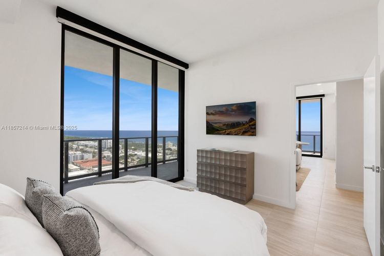 72 Park #2101 image #7