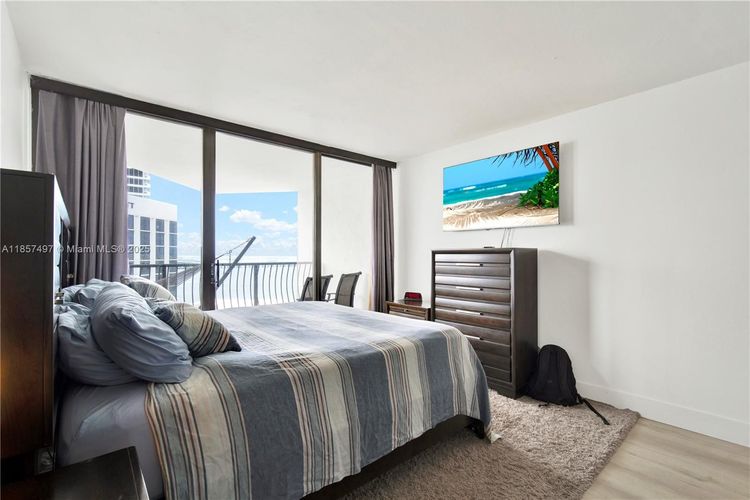 The Venetia #31E image #10