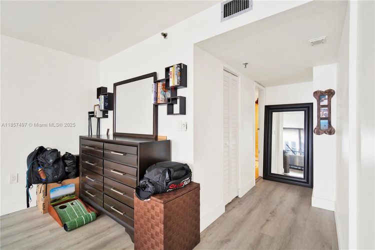 The Venetia #31E image #13