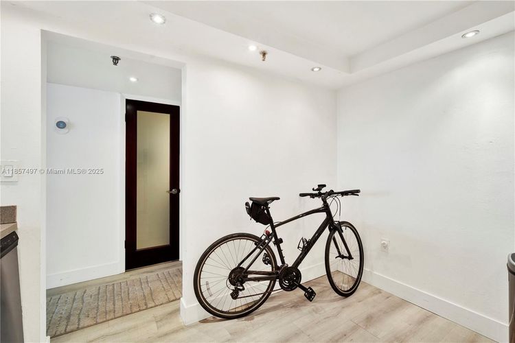 The Venetia #31E image #20