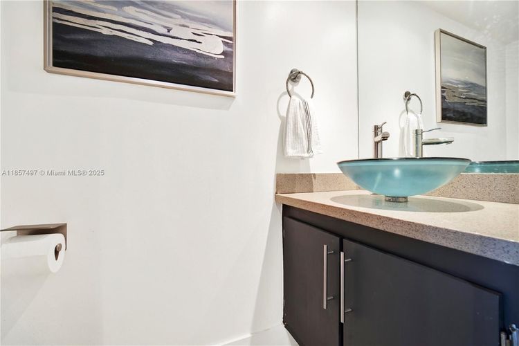 The Venetia #31E image #21