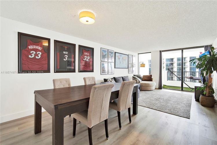 The Venetia #31E image #8