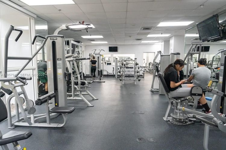 Madison Downtown #E-606 image #12