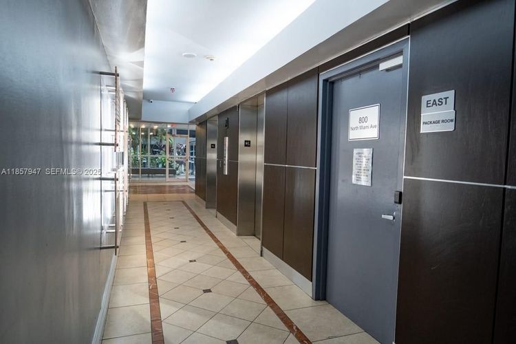 Madison Downtown #E-606 image #15