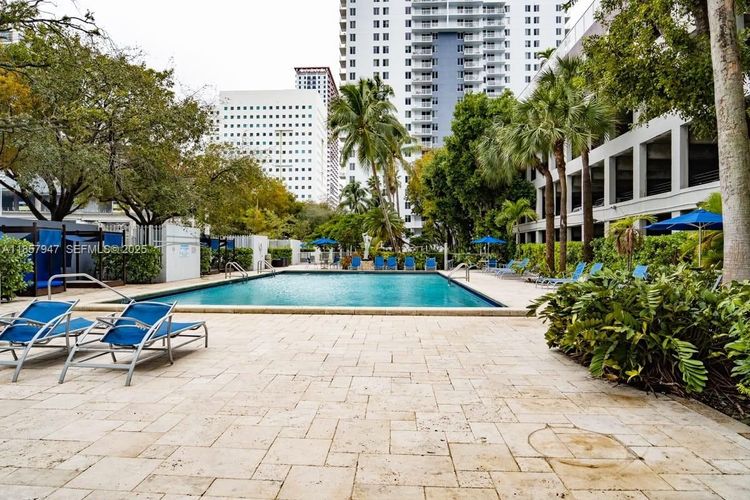 Madison Downtown #E-606 image #16