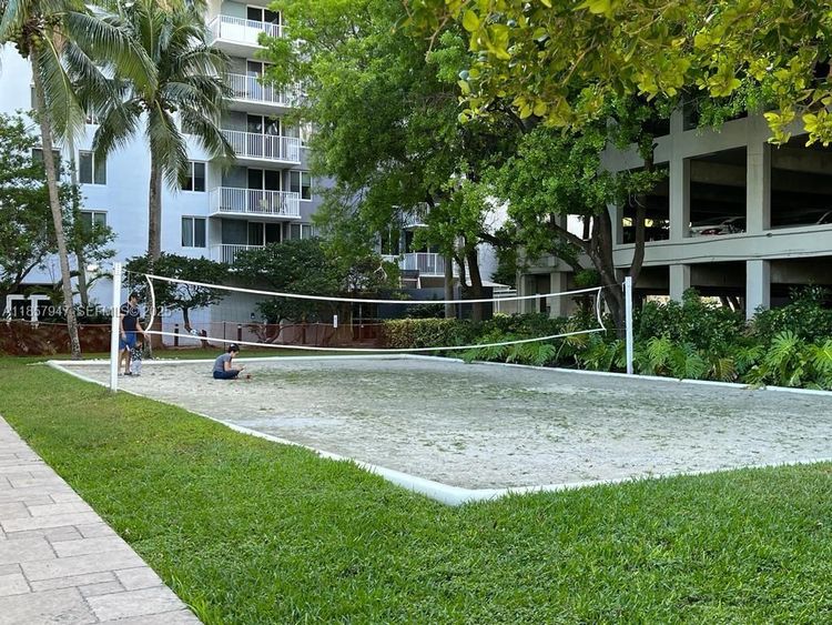 Madison Downtown #E-606 image #8