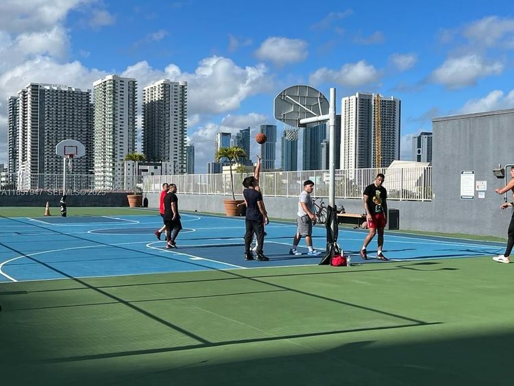 Madison Downtown #E-606 image #9