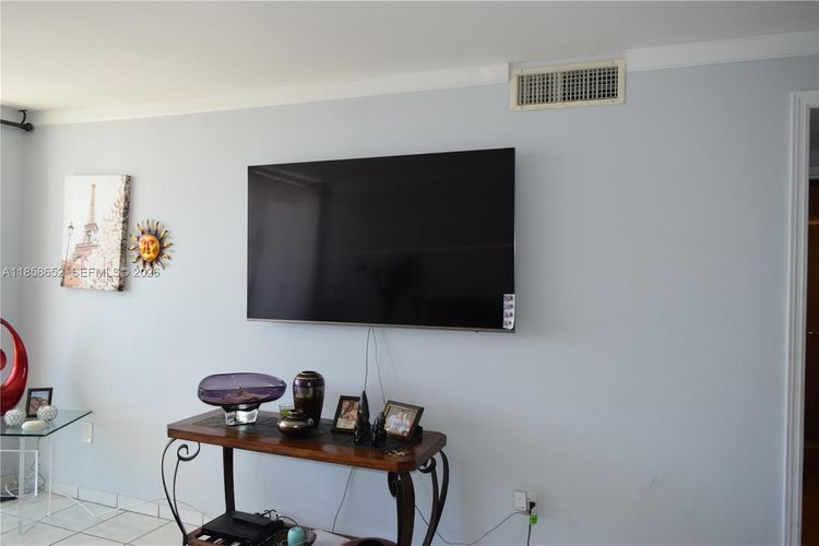 Kennedy House #4C image #9