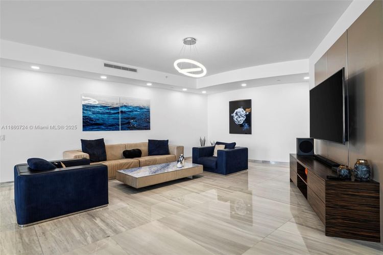 Porsche Design Tower #2105 image #10