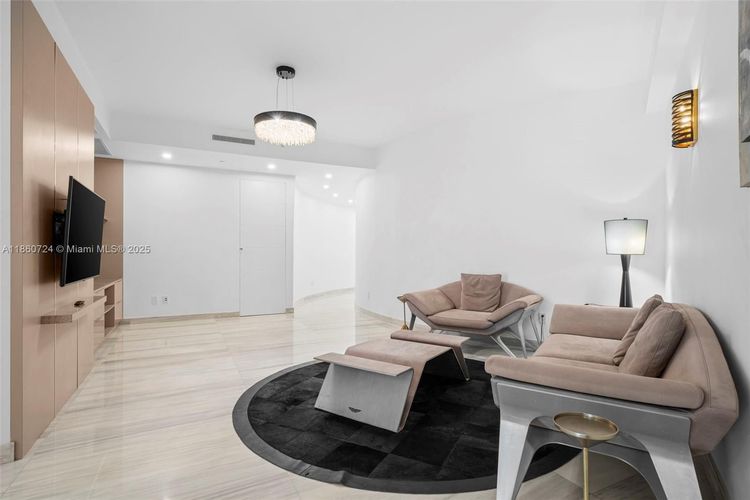 Porsche Design Tower #2105 image #11