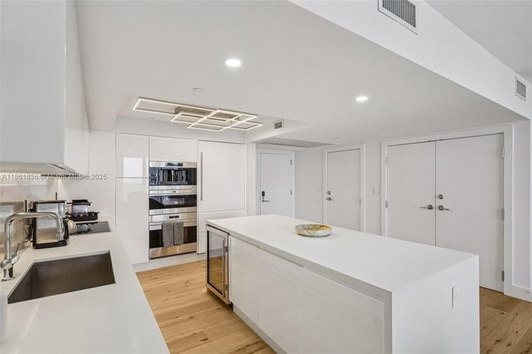 1 Hotel & Homes #1440 image #11