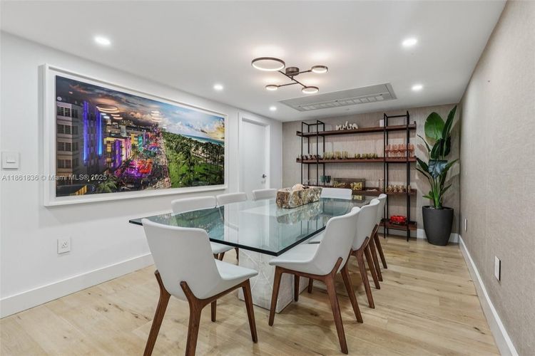 1 Hotel & Homes #1440 image #15