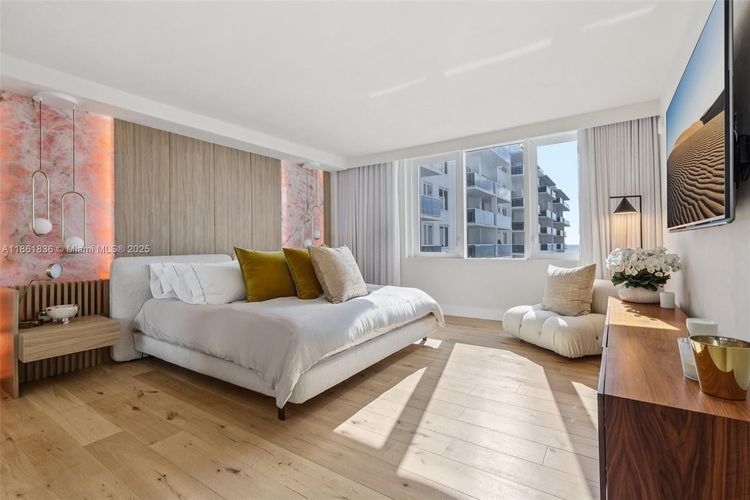 1 Hotel & Homes #1440 image #18