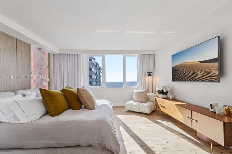 1 Hotel & Homes #1440 image #20