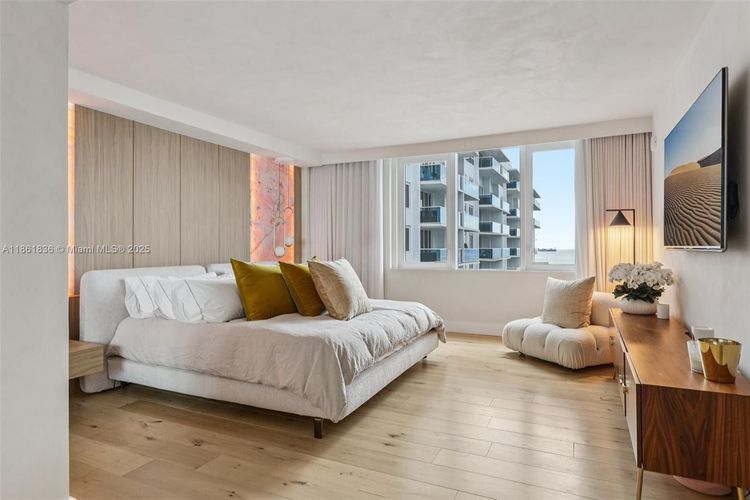 1 Hotel & Homes #1440 image #23