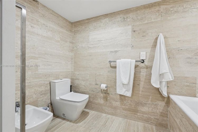 1 Hotel & Homes #1440 image #29