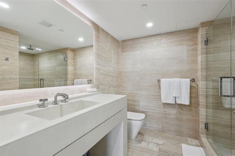 1 Hotel & Homes #1440 image #39